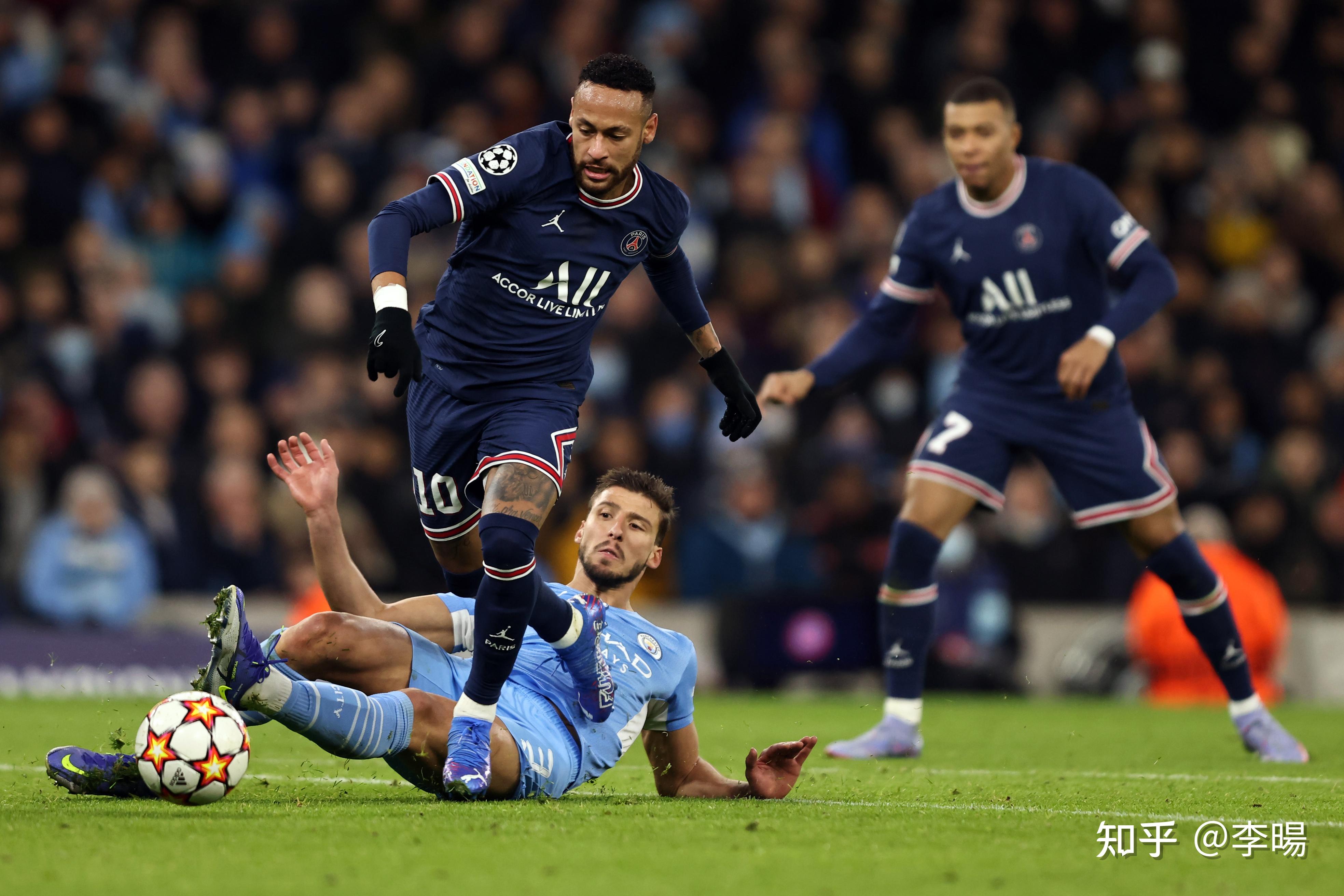 简洁纯色的商务型名片设计